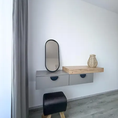 Quido 2 Free Parking Smart Lock Apartment