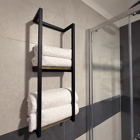 Quido 2 Free Parking Smart Lock Apartment